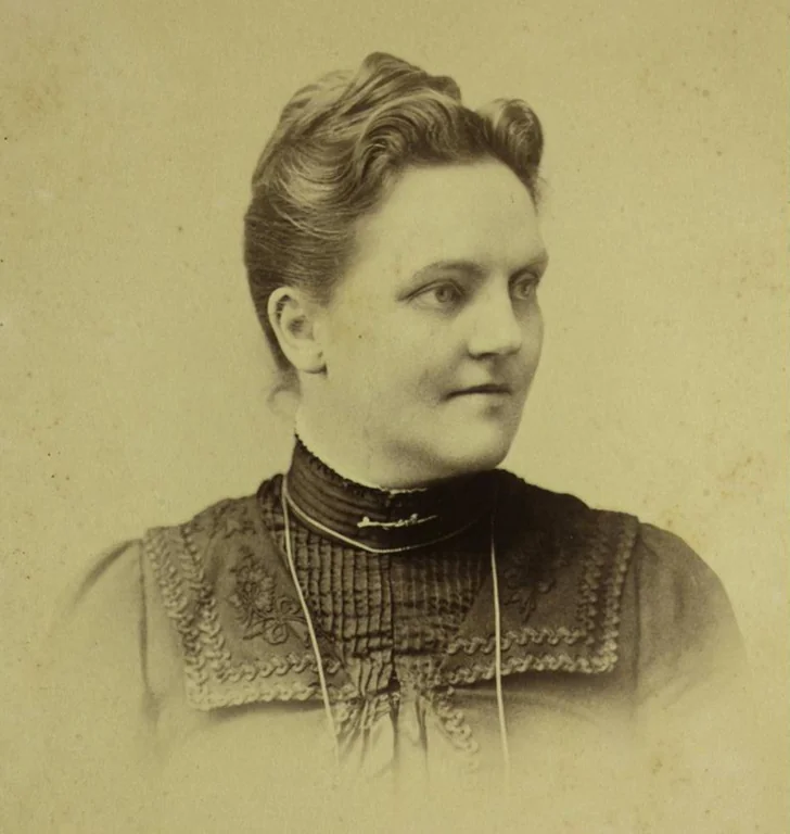 Smith, Annie Lorrain portrait