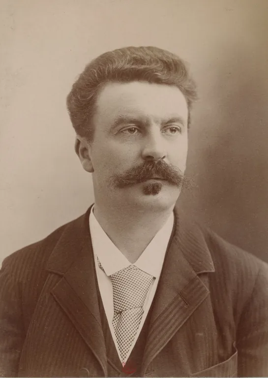 de Maupassant, Guy portrait