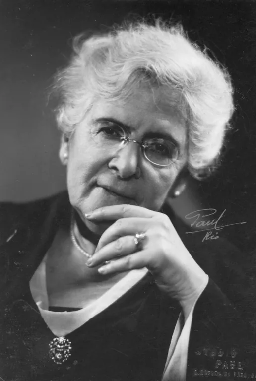de Almeida, Júlia Lopes portrait