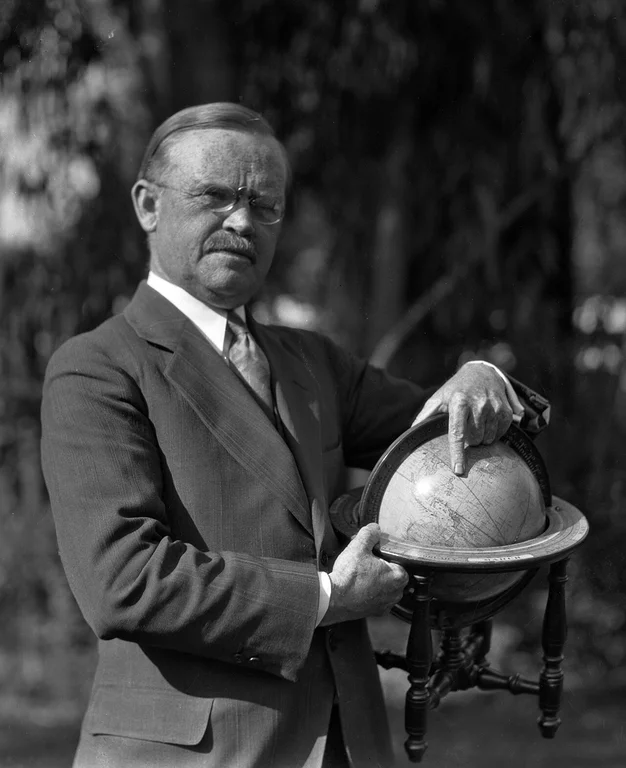 Gillette, Halbert Powers portrait
