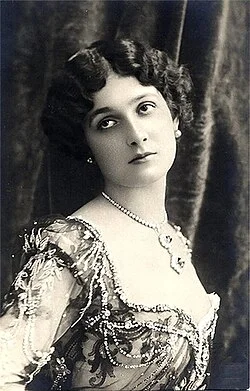 Cavalieri, Lina portrait